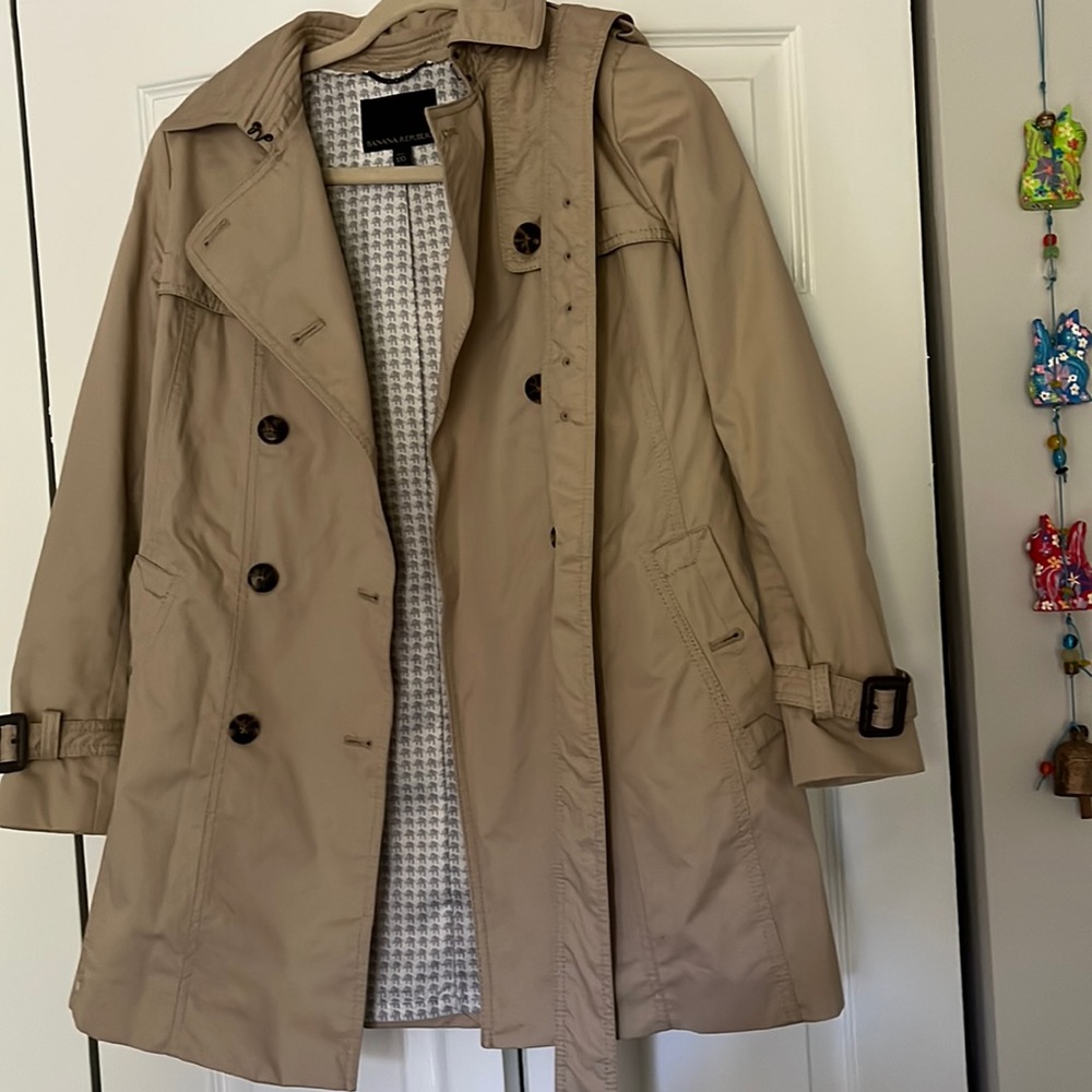 BANANA REPUBLIC TRENCH COAT